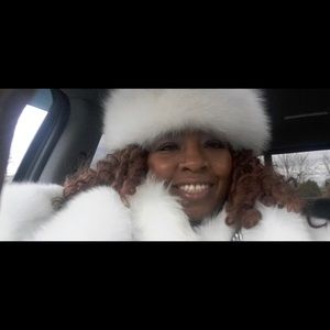 Meet your Posher, Sharon